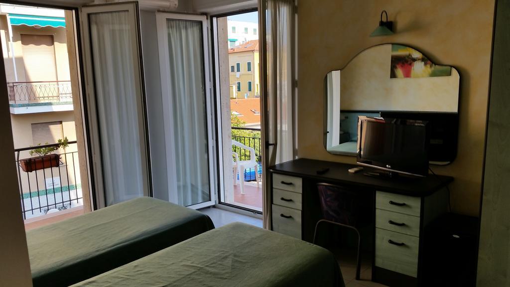 Hotel San Nazario Varazze Ruang foto