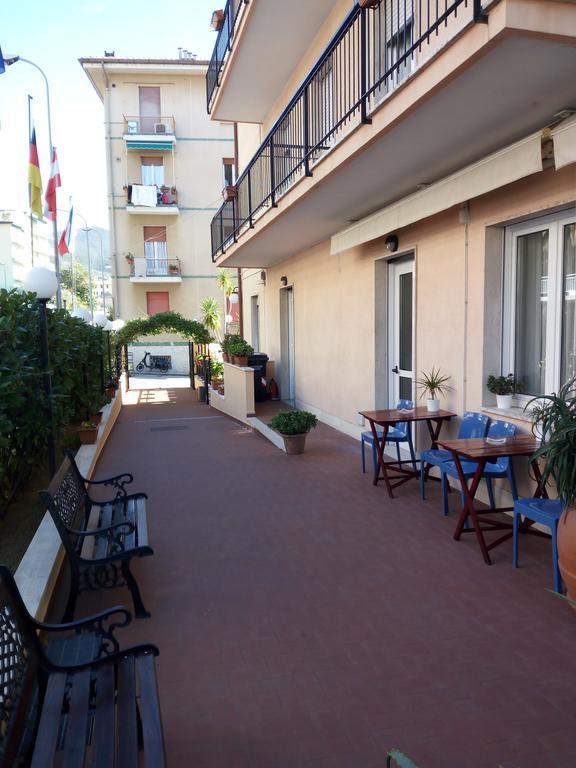 Hotel San Nazario Varazze Bagian luar foto
