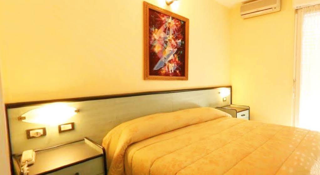 Hotel San Nazario Varazze Bagian luar foto